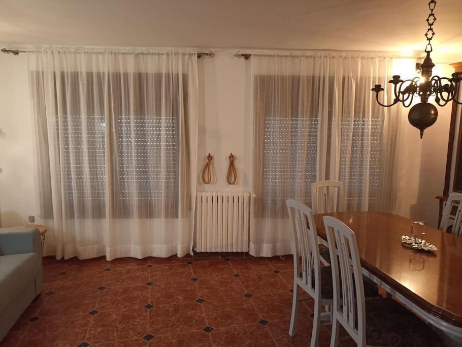 Villa Casa acogedora con barbacoa Miravet Exterior foto
